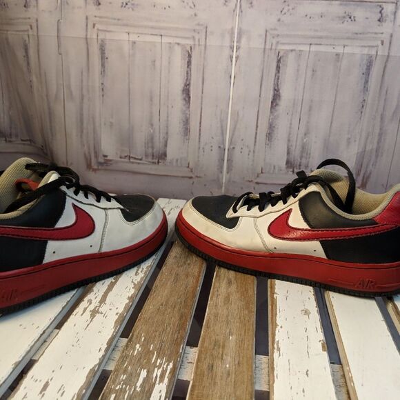 Nike sz 7 7Y boy youth kids shoes sneakers red bla - Picture 3 of 7